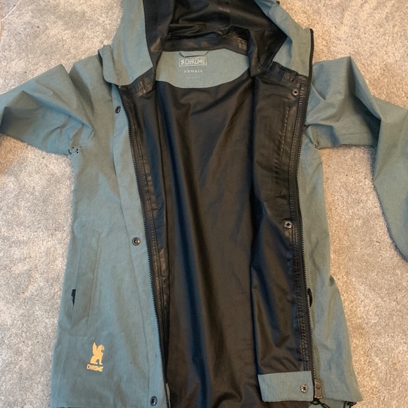 Chrome Industries Storm Signal women's bike jacket - Picture 2 of 9